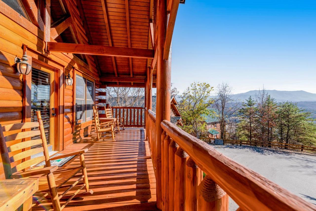 Bearly Believable * Sevierville